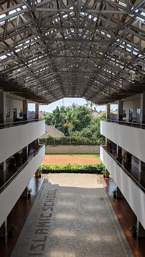 Azhari Islamic School Lebak Bulus
