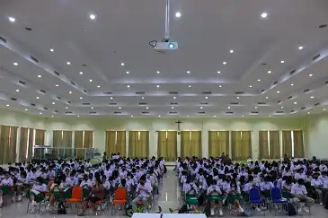 [DRAFT] SMA Regina Pacis Surakarta